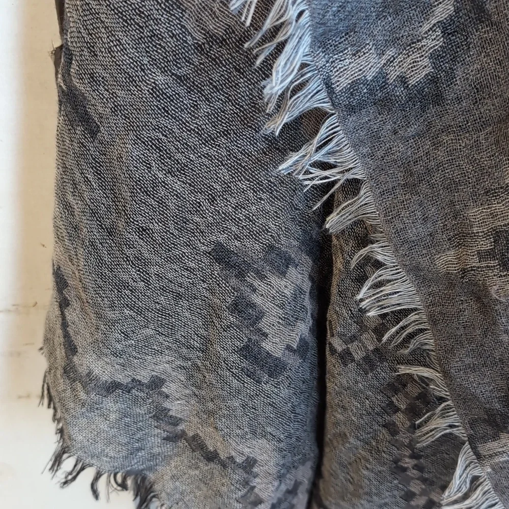 Large Grey Black Aztec Triangle Print Raw Edge Shawl Scarf